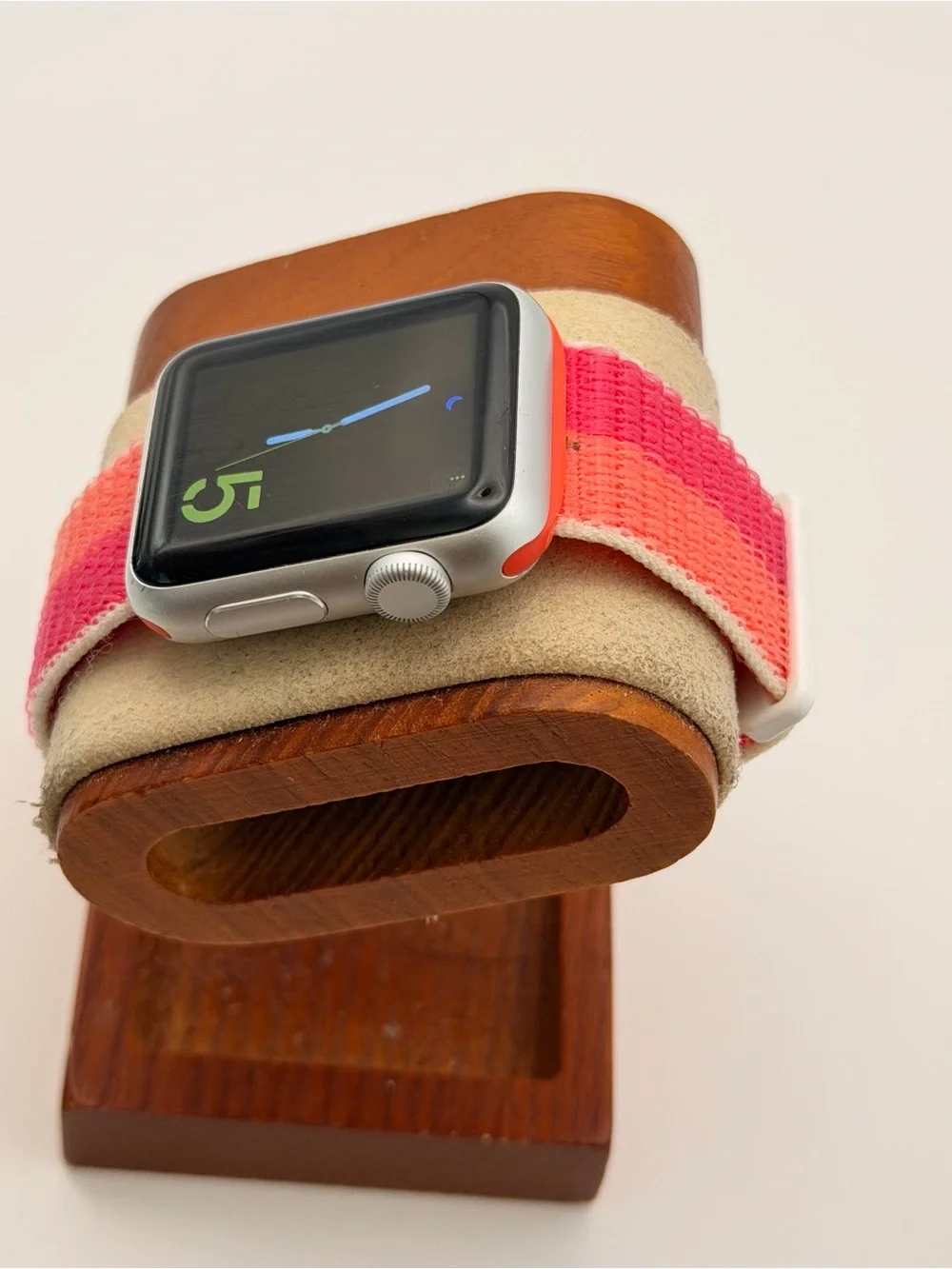 Apple Watch, 38mm, Silver Case, extra band, Charger Included, 7000 series, teste